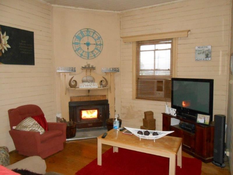 16 and 16A King Street, Duri NSW 2344