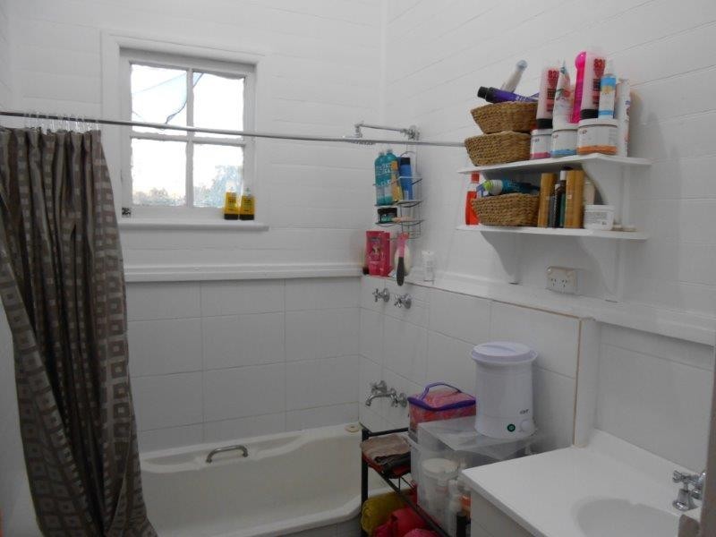 16 and 16A King Street, Duri NSW 2344