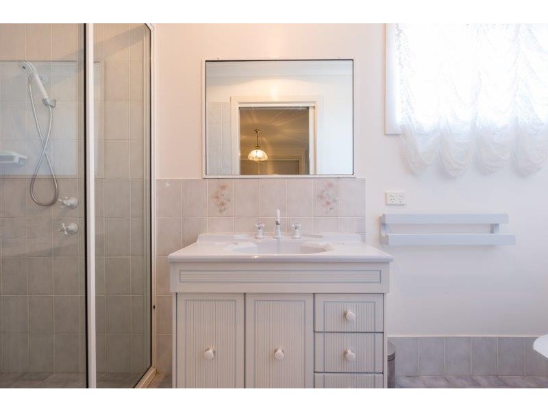 30 Caloola Street, Tamworth NSW 2340