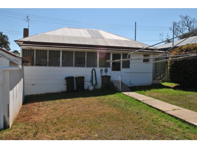 6 Kitchener Street, Tamworth NSW 2340