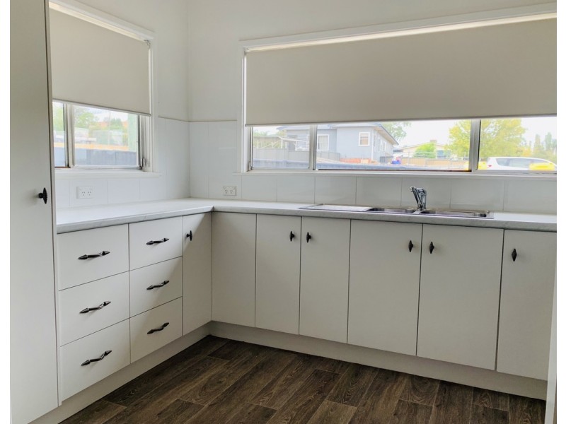 33 Manilla Road, Tamworth NSW 2340