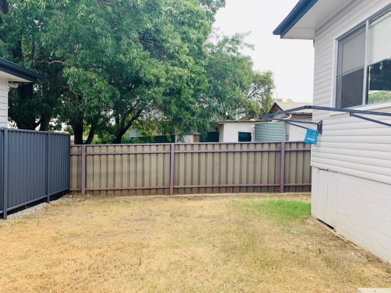 33 Manilla Road, Tamworth NSW 2340