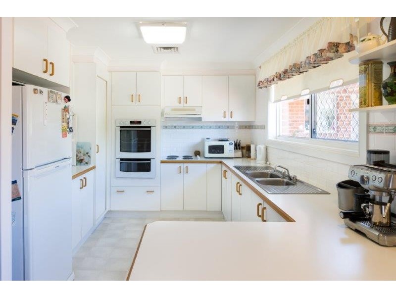5 Arunta Place, Tamworth NSW 2340
