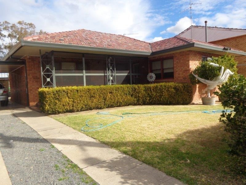 112 Kent Street, Tamworth NSW 2340