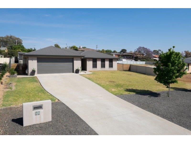 52 Campbell Road, Tamworth NSW 2340