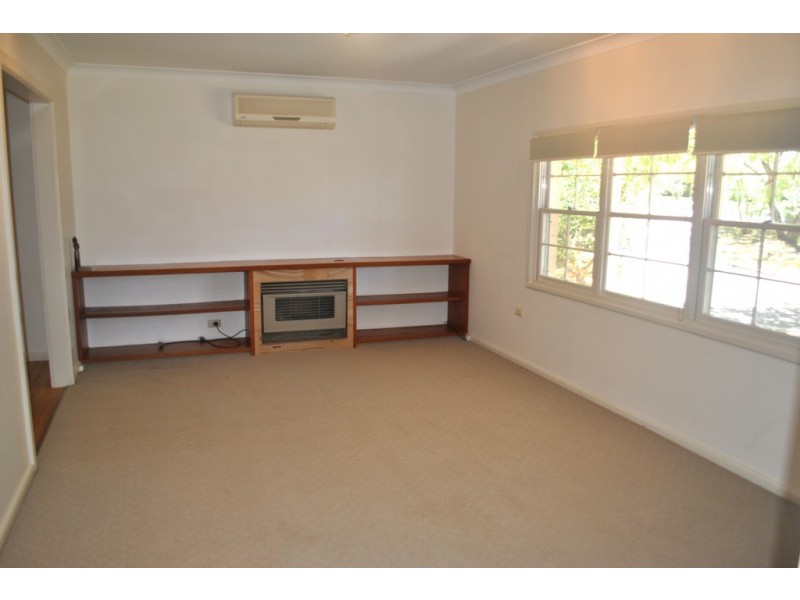 4 Darrell Road, Tamworth NSW 2340