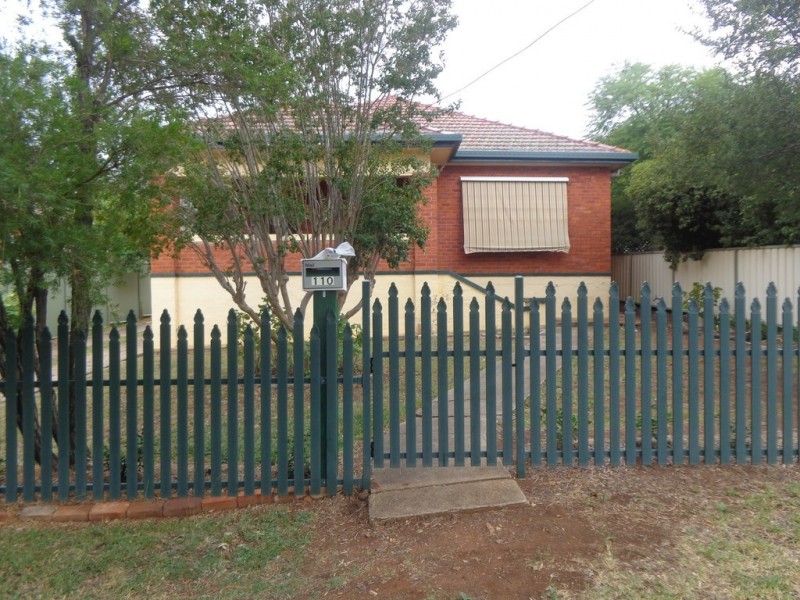 110 Upper Street, Tamworth NSW 2340