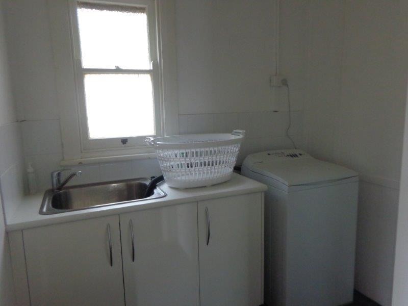 110 Upper Street, Tamworth NSW 2340
