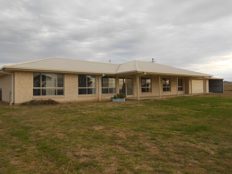 9 Jenners Lane, Tamworth NSW 2340