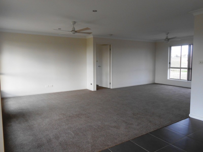 9 Jenners Lane, Tamworth NSW 2340