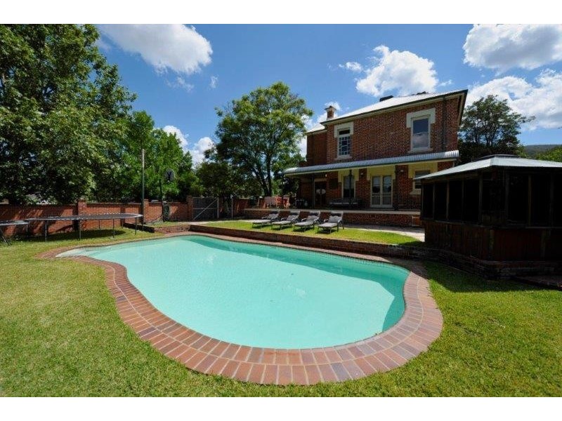 153 Carthage Street, Tamworth NSW 2340