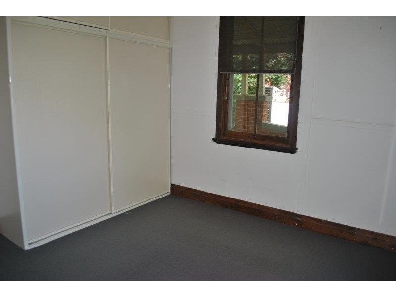 24 White Street, Tamworth NSW 2340