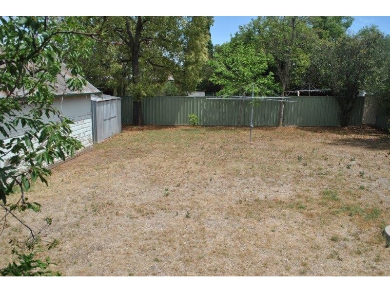 24 White Street, Tamworth NSW 2340