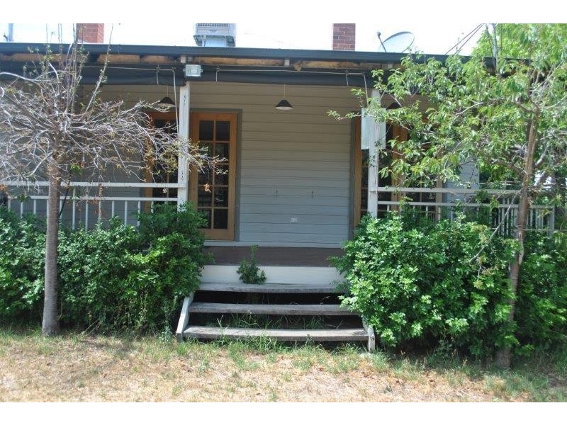 24 White Street, Tamworth NSW 2340