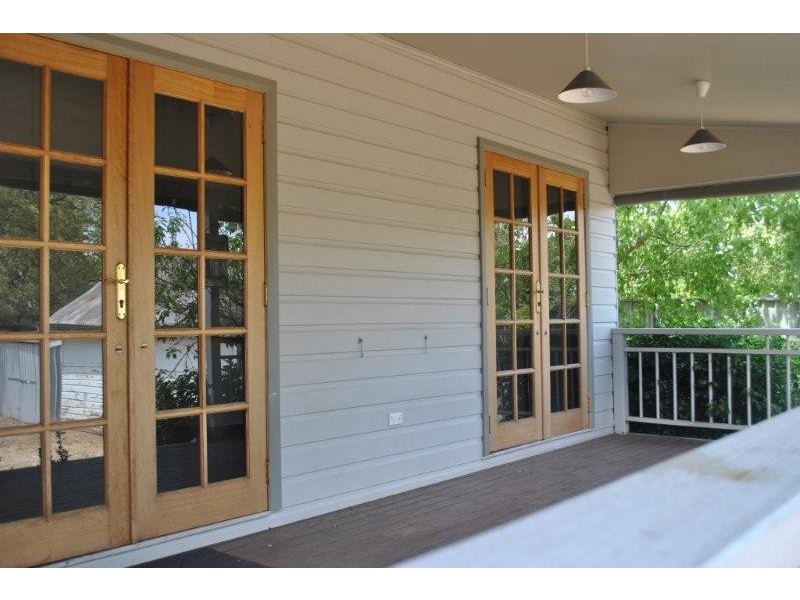 24 White Street, Tamworth NSW 2340