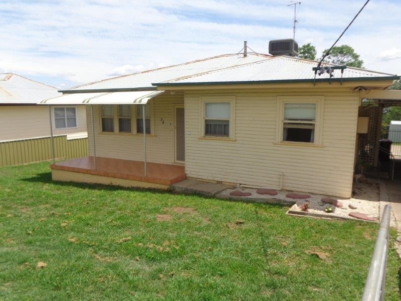 75 Peel Street, Tamworth NSW 2340