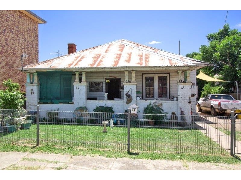 41 Gipps Street, Tamworth NSW 2340