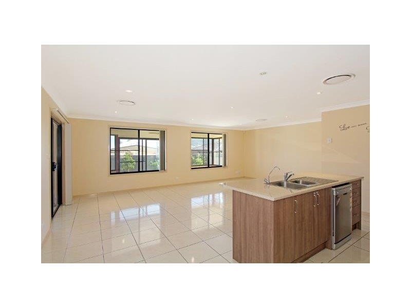 5 Falcon Drive, Tamworth NSW 2340