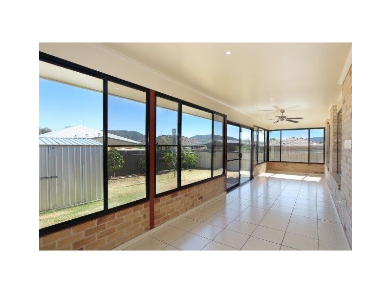 5 Falcon Drive, Tamworth NSW 2340