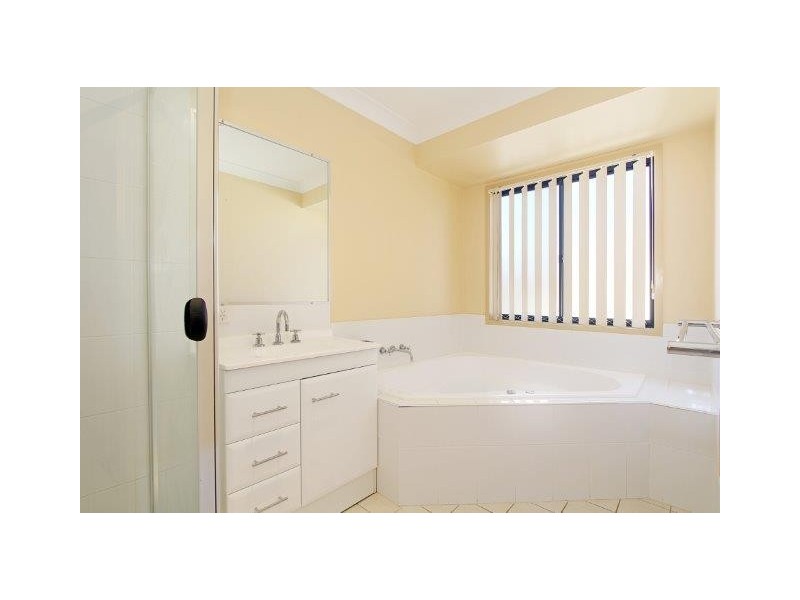 5 Falcon Drive, Tamworth NSW 2340