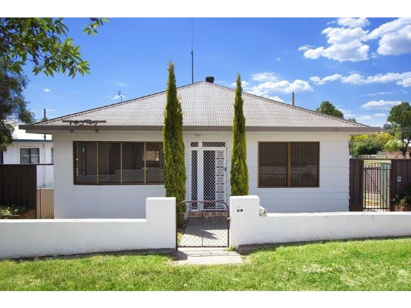 24 O’Connell Street, Tamworth NSW 2340
