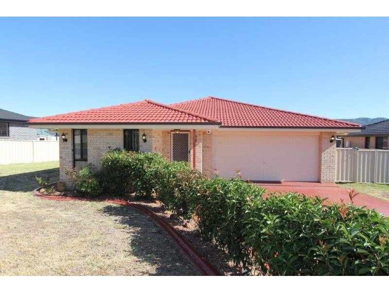 5 Falcon Drive, Tamworth NSW 2340
