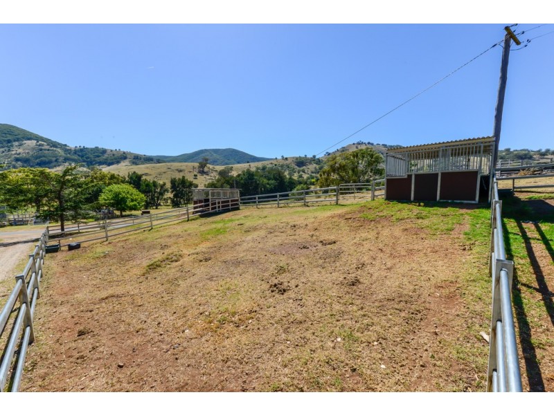 844 Duncans Creek Road, Woolomin NSW 2340