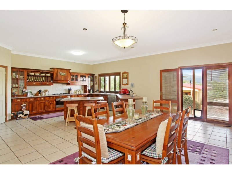 24 Parry Street, Tamworth NSW 2340