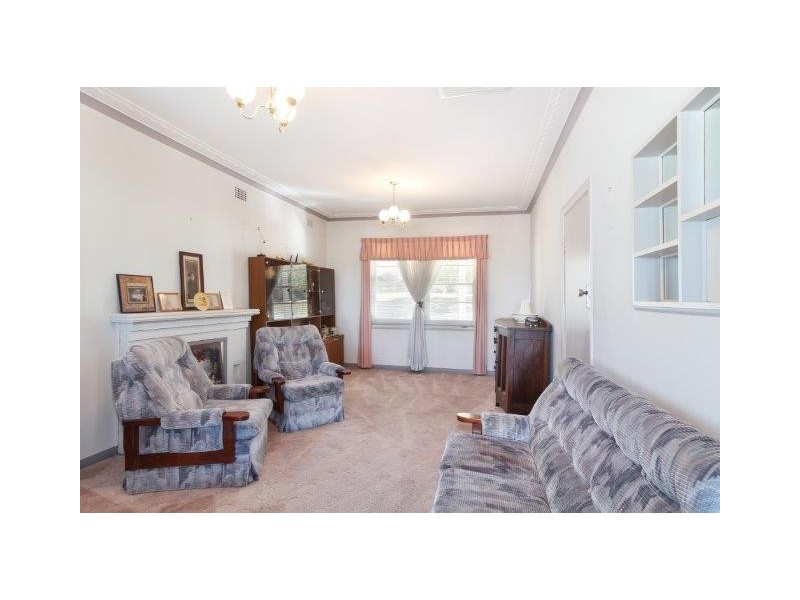 211 Carthage Street, Tamworth NSW 2340