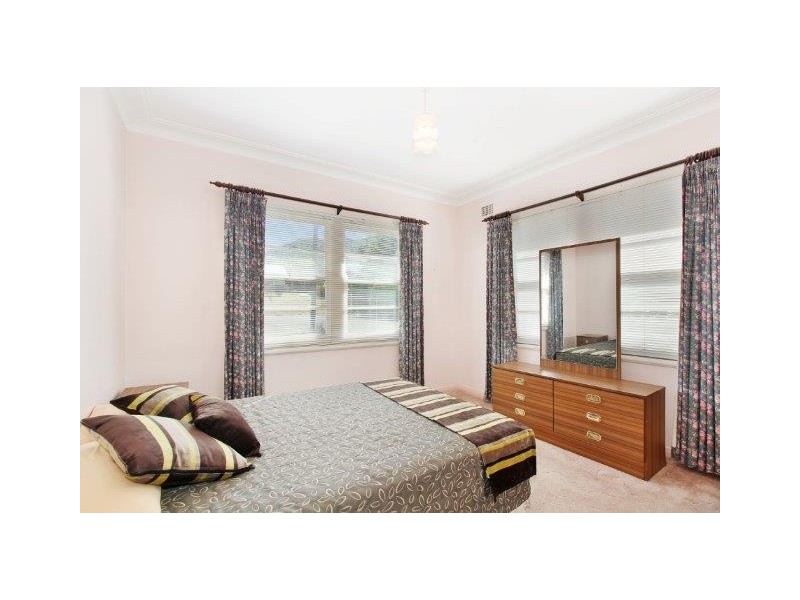 211 Carthage Street, Tamworth NSW 2340