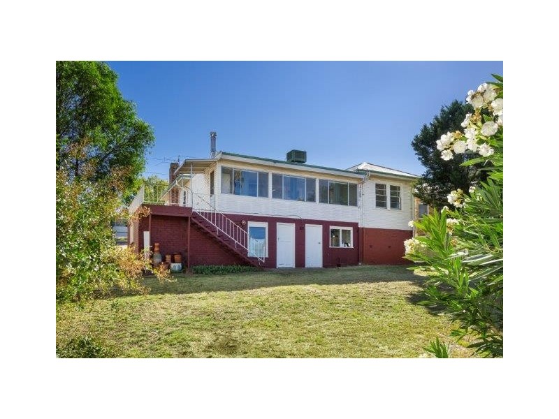 211 Carthage Street, Tamworth NSW 2340