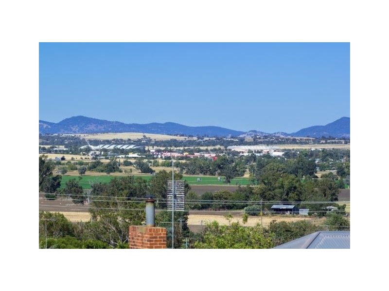 211 Carthage Street, Tamworth NSW 2340