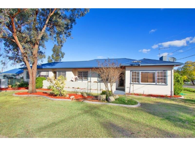 10 Jean Street, Tamworth NSW 2340