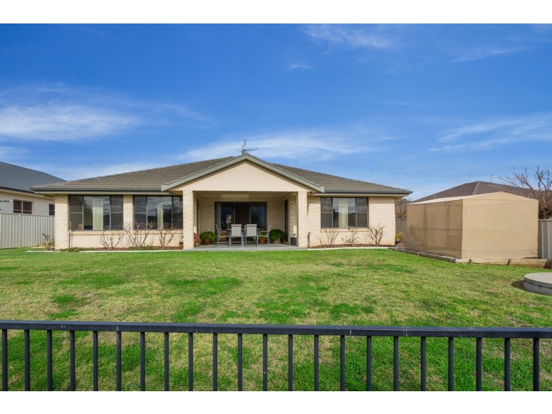 26 Warrah Drive, Calala NSW 2340