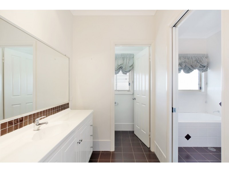 6 Glenview Place, Tamworth NSW 2340