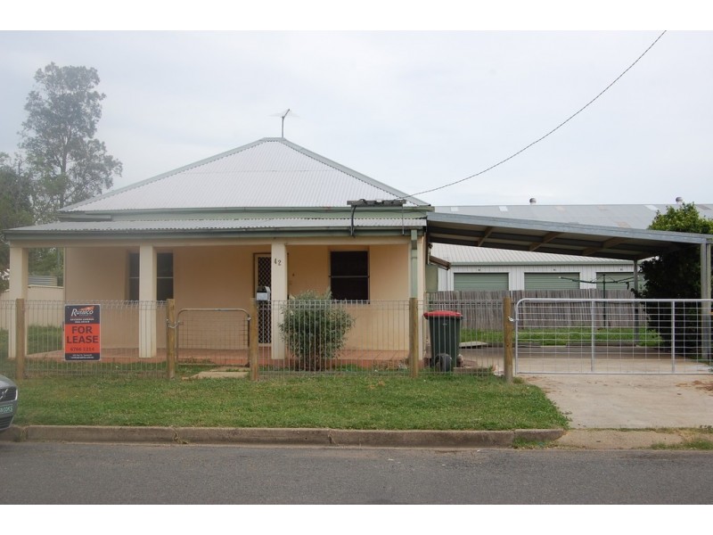 42 William Street, Tamworth NSW 2340