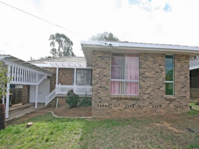 9 Kinarra Street, Tamworth NSW 2340