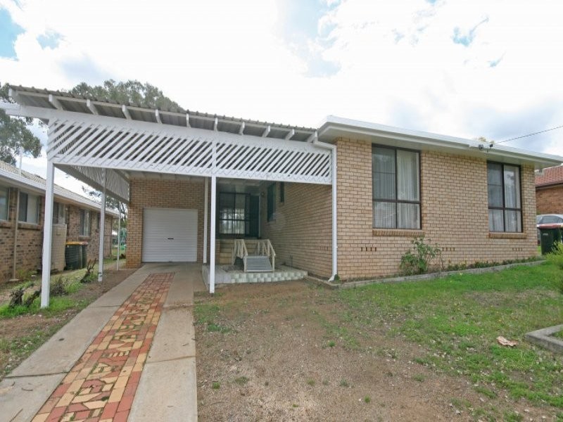 11 Kinarra Street, Tamworth NSW 2340