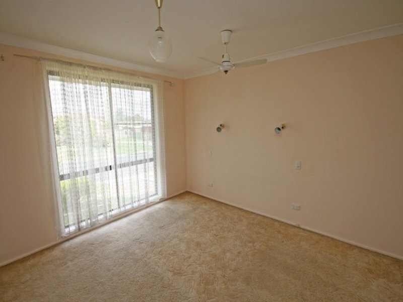 11 Kinarra Street, Tamworth NSW 2340