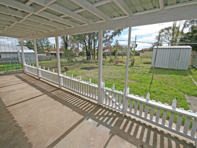 11 Kinarra Street, Tamworth NSW 2340