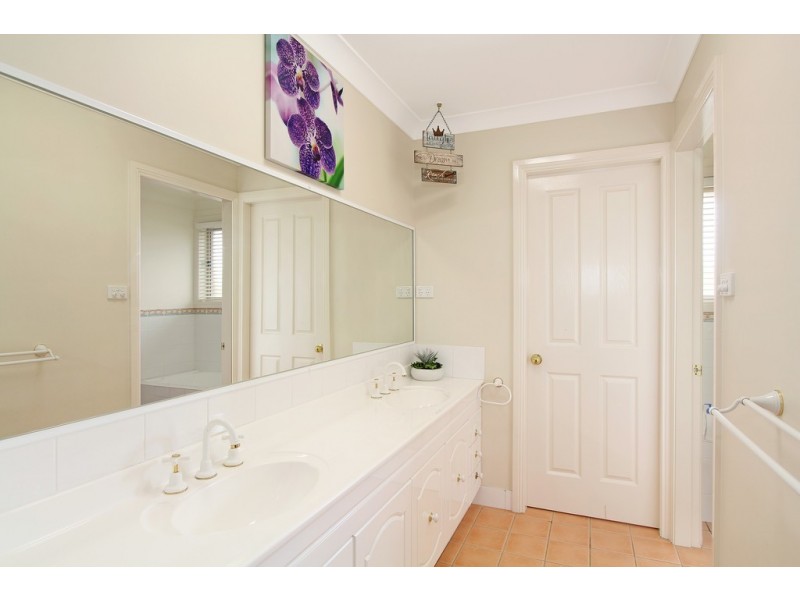 25 The Retreat, Tamworth NSW 2340