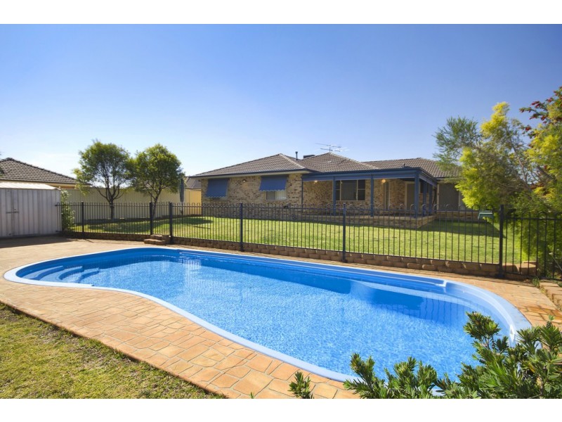 25 The Retreat, Tamworth NSW 2340