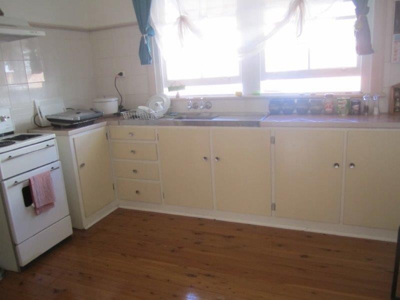 11 Kent Street, Tamworth NSW 2340