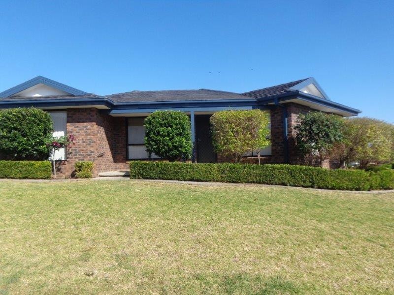 61 Harrier Parade, Tamworth NSW 2340