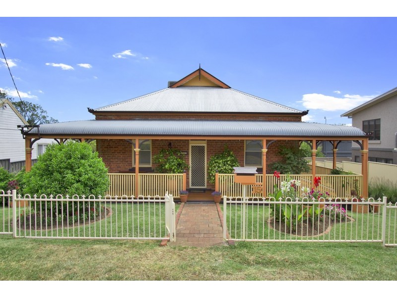 15 Carthage Street, Tamworth NSW 2340