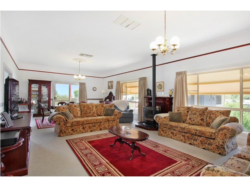 15 Carthage Street, Tamworth NSW 2340