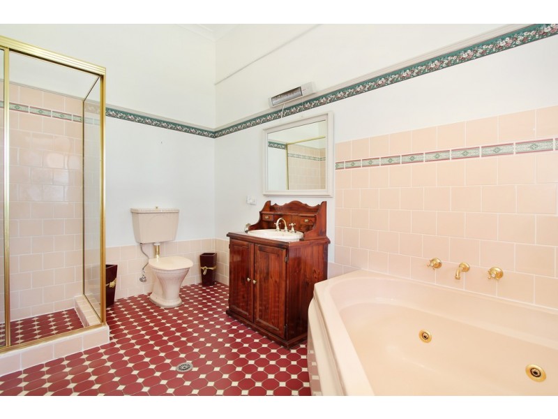 15 Carthage Street, Tamworth NSW 2340