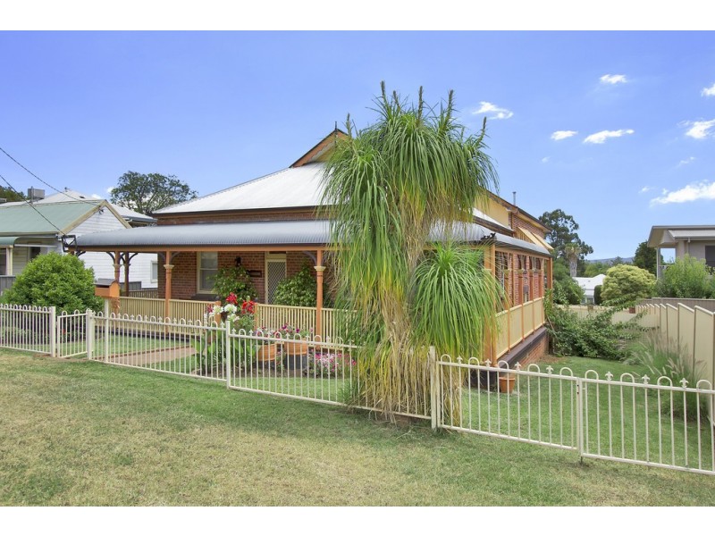 15 Carthage Street, Tamworth NSW 2340