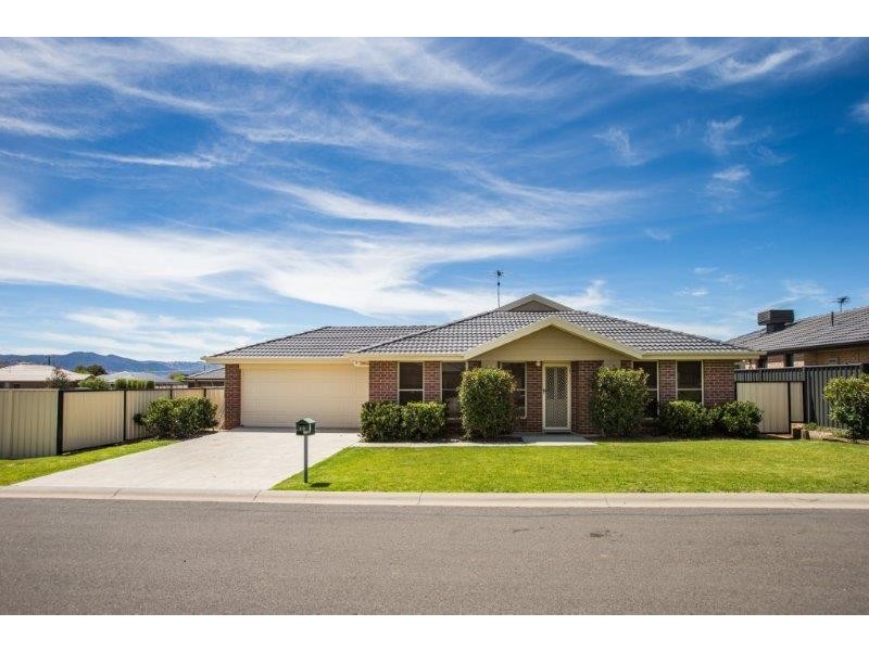 10 Rosella Avenue, Tamworth NSW 2340