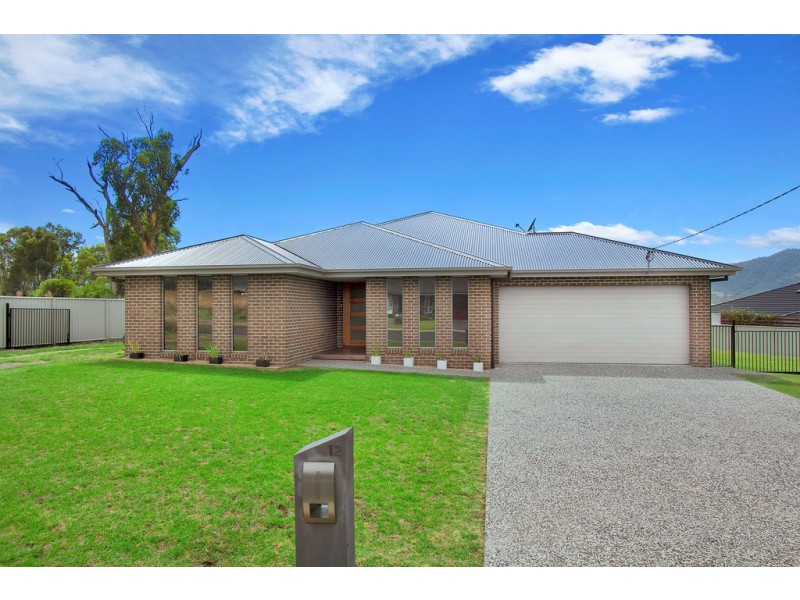 12 Orchid Drive, Kootingal NSW 2352